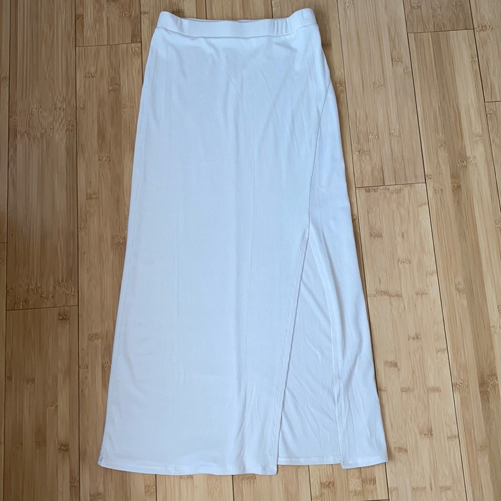 never before worn mid length body con skirt